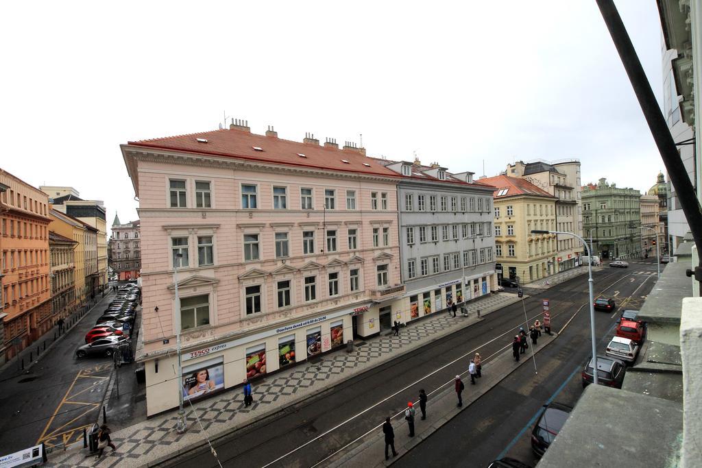 Belehradska Apartment Prag Rum bild